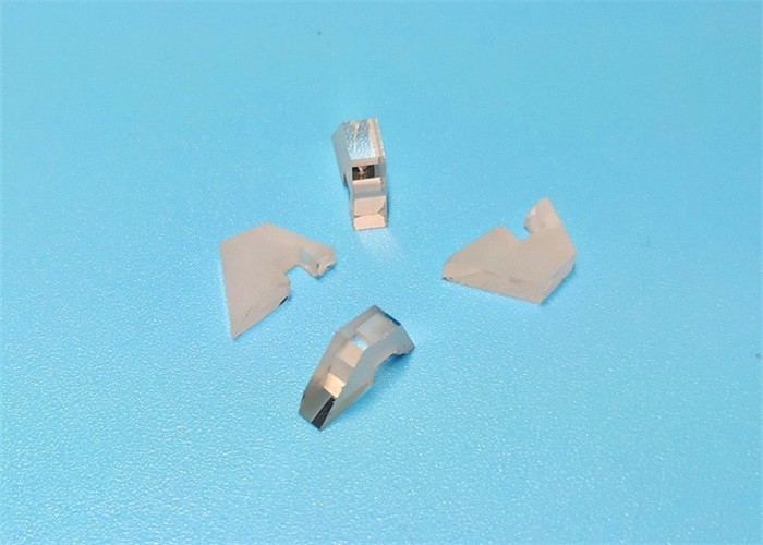 2.5mm Thickness Colorless Optical Glass Prism
